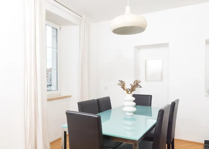Porthouse Apartments