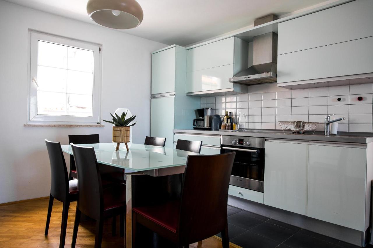 Porthouse Apartment