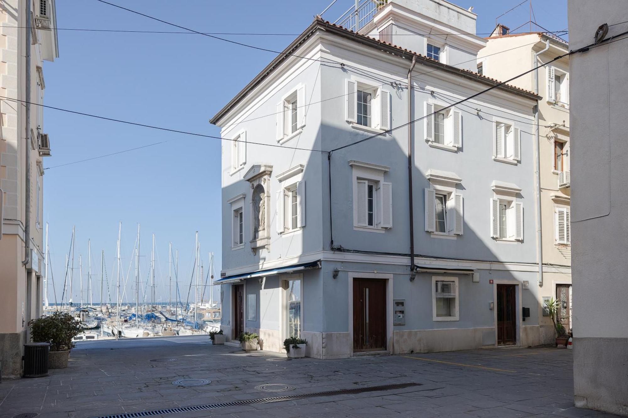 Porthouse * Pirano