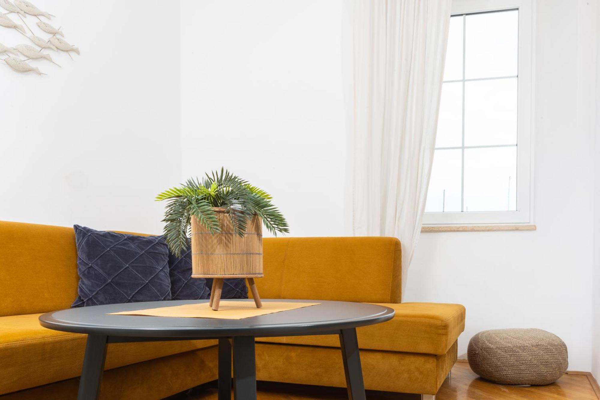 Porthouse Apartment